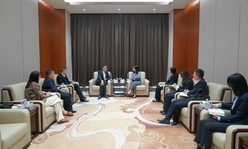 中国银行嘉兴分行行长娄永海莅临HJC黄金城调研